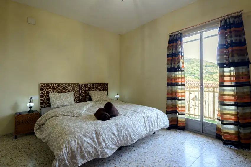 Double room with balcony light